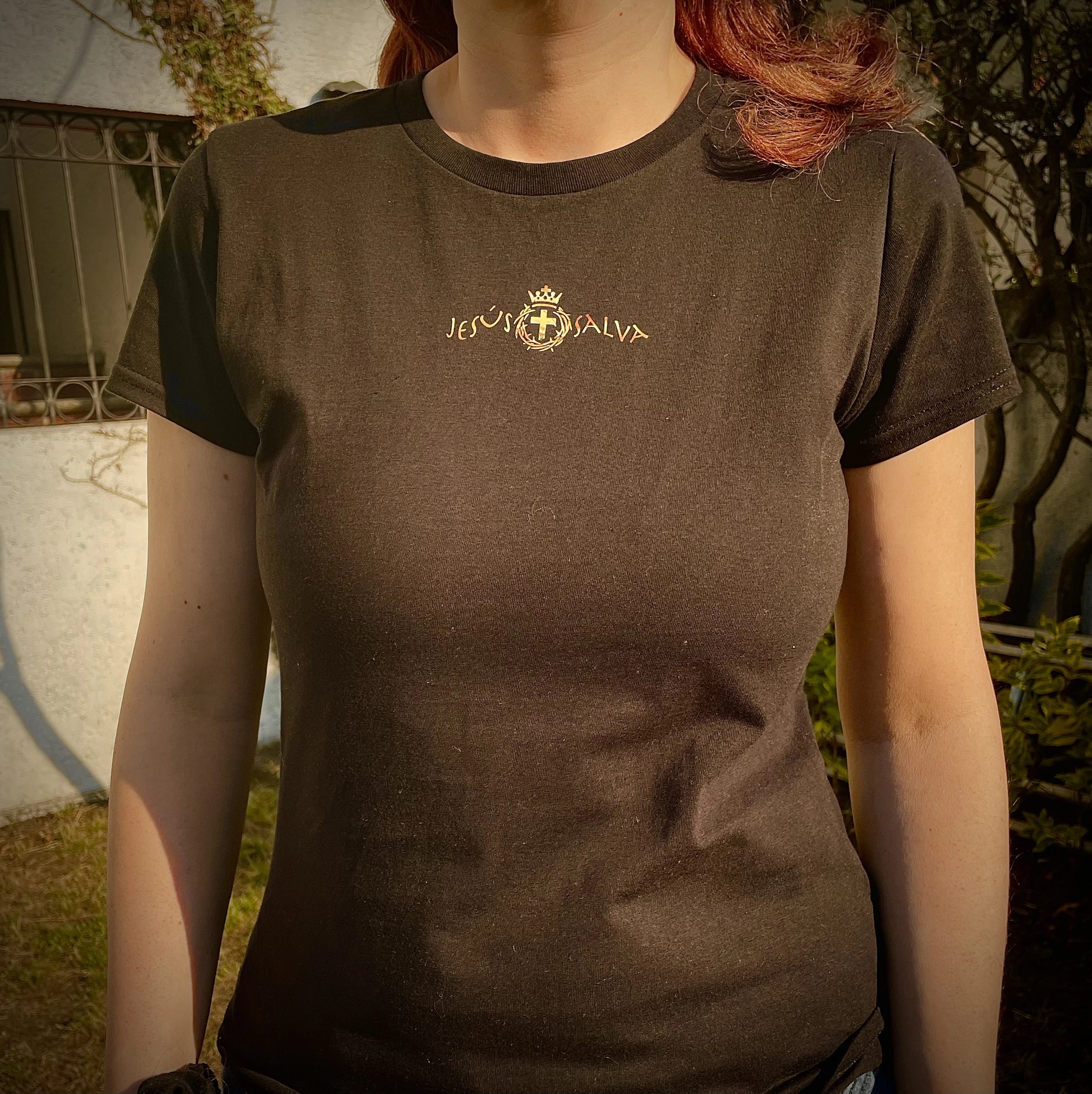 PLAYERA 'JESÚS SALVA' (MUJER)